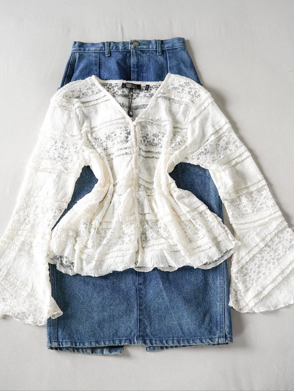 Badgley Mischka Ivory Lace Bell-Sleeve Peplum Blouse Size Medium